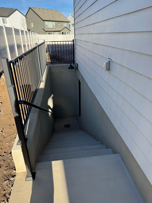 Photo - 3082 Lone Pine St