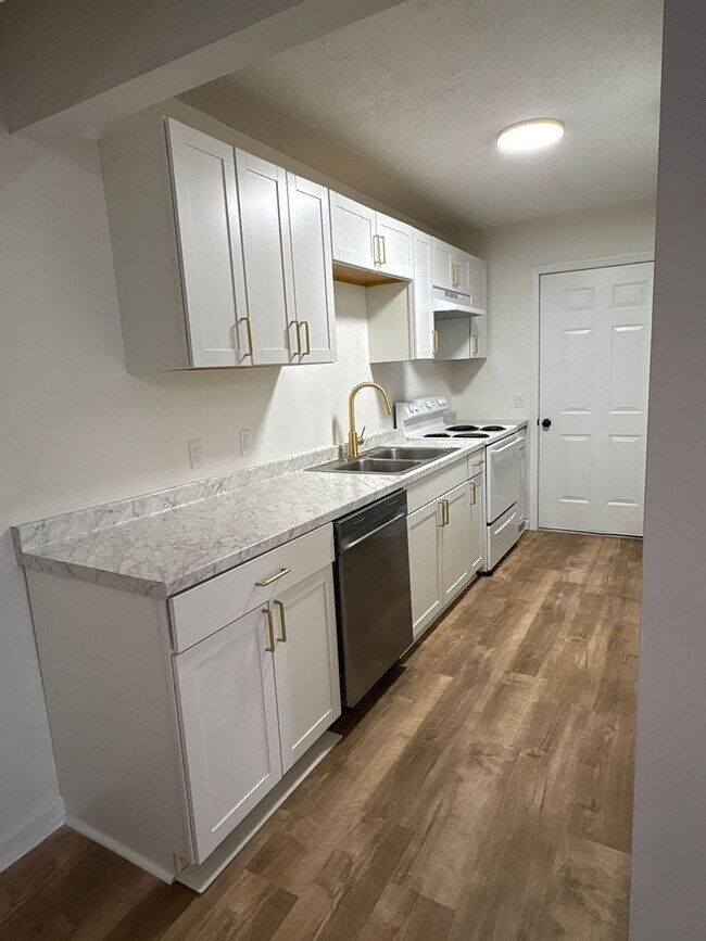 Photo - Charming Home in the Center of Tullahoma...