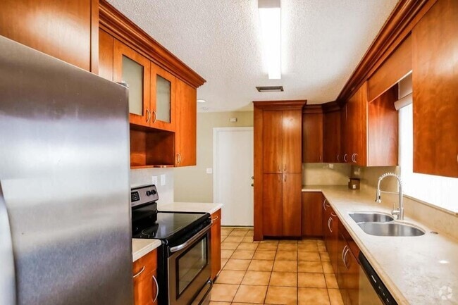 Building Photo - 2301 NW 102nd Way Rental