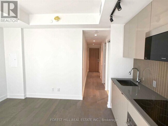 Photo - 7 Grenville St Unit 3702