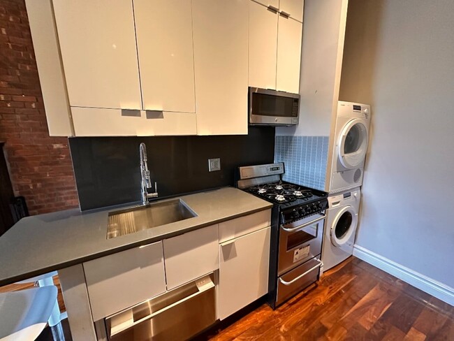 Photo - 7 E 75th St Unidad 5B