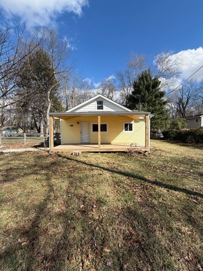 Building Photo - 2 Bed | 2 Bath | Office/Flex Room | 1 Acre Lot | Pickerington Schools