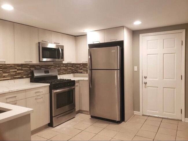 Photo - 2214 N Mango Ave Unit 2 Garden