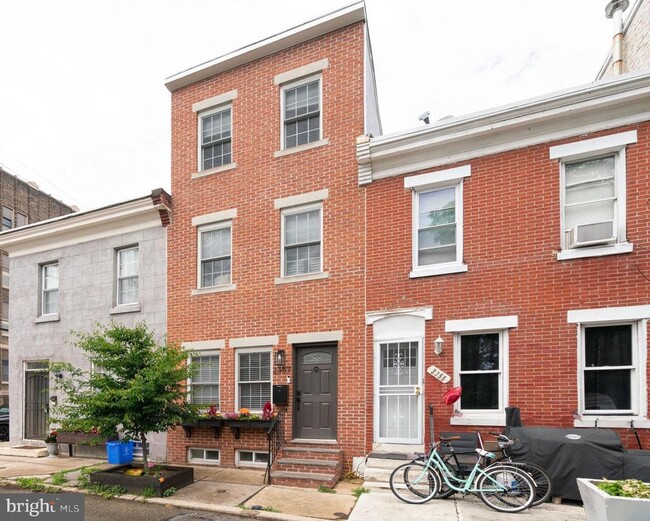 Photo - 2357 Montrose St Townhome