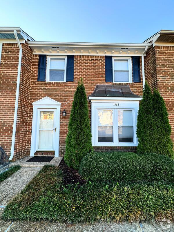 Building Photo - 1363 Battleford Dr Rental