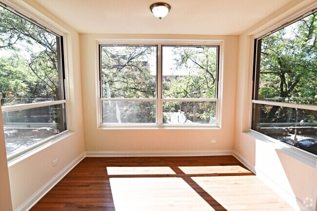 Building Photo - 710 W Grace St Rental