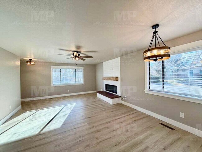 Photo - 724 Ponderosa Dr