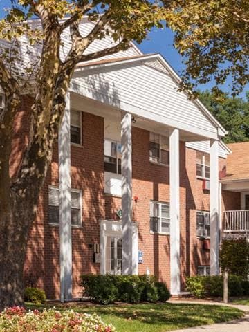 Crestview Apartments