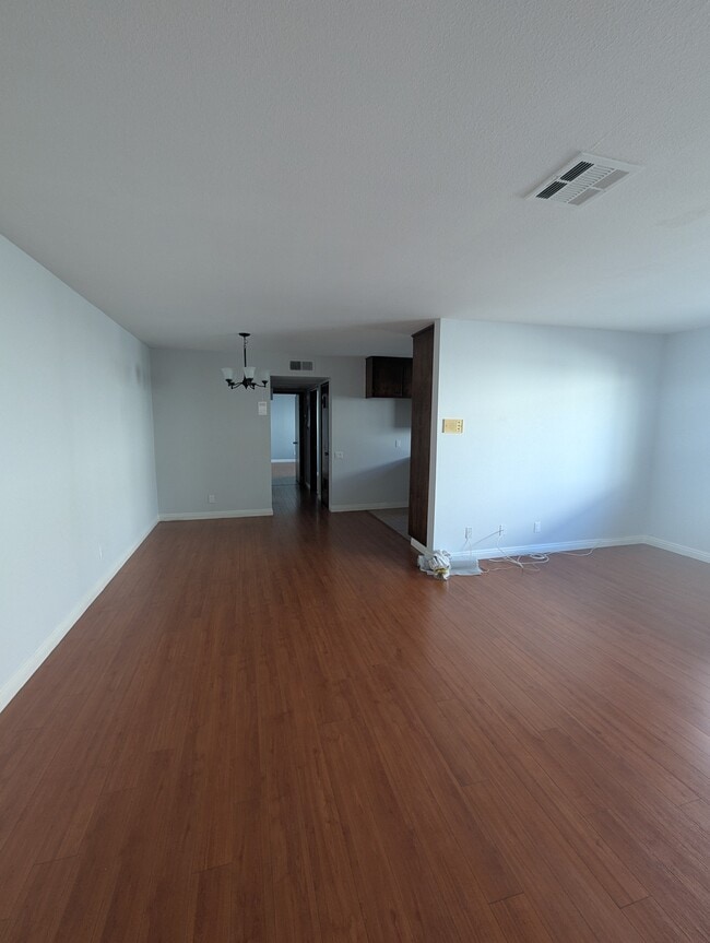 Photo - 634 E Angeleno Ave