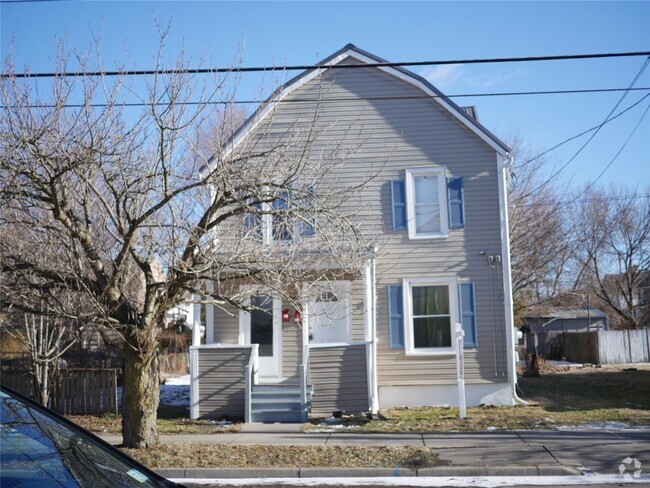 Building Photo - 6 Tracy St Rental