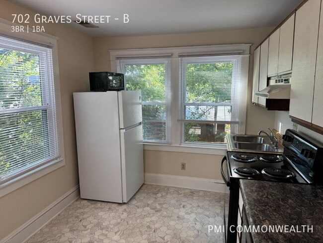 702 Graves St Unit B
