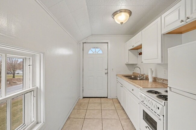 Photo - 8009 E Bristol Rd Unit 2