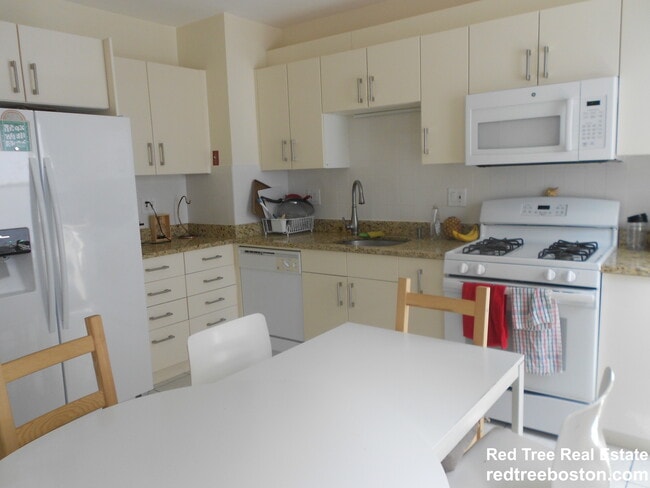 Photo - 63 Fairbanks St Unit 2