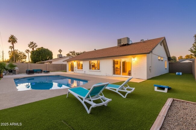 Building Photo - 5253 E Beck Ln