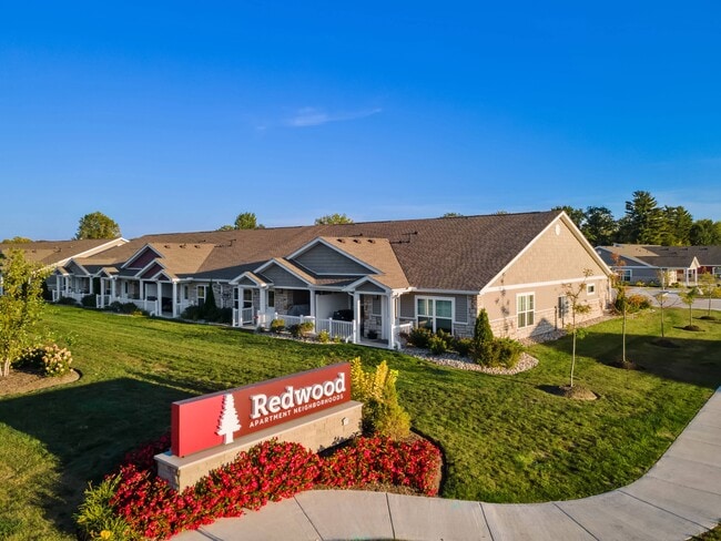 Building Photo - Redwood Chesterfield