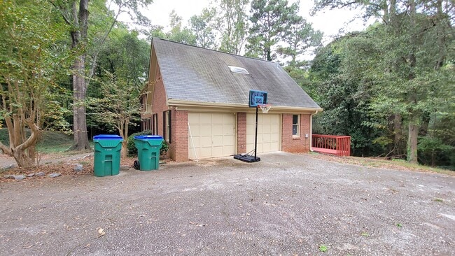 Photo - 4843 Carlene Way SW