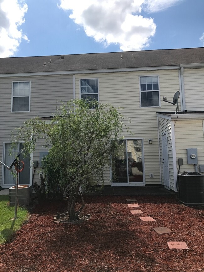 Photo - 431 Lake Park Way