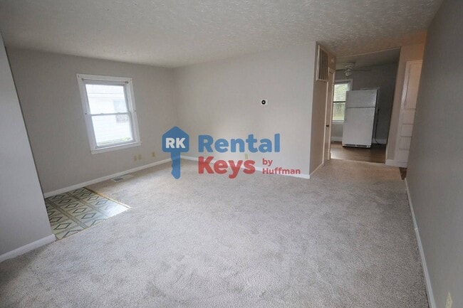 Photo - 2559 Sweetser Ave