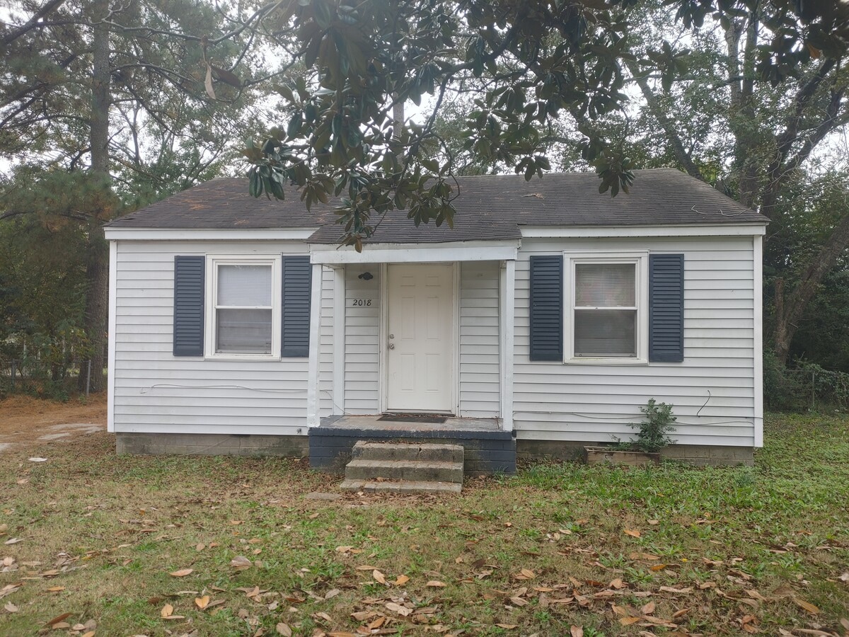 Photo - 2018 Chester Ave House