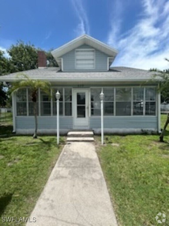 Building Photo - 539 E Pasadena Ave Rental