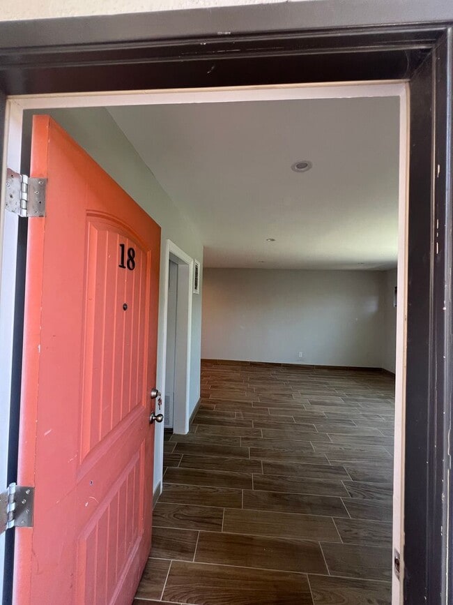 Building Photo - 7237 Variel Ave Unit 18 Rental