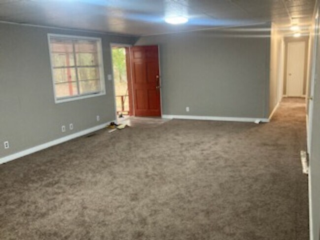 Photo - 5122 hwy 231 south