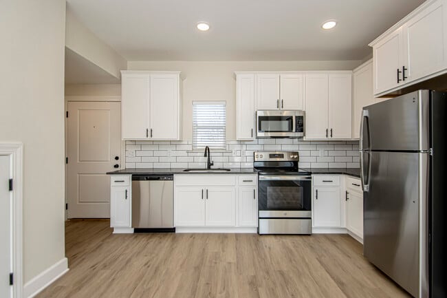 1201 W 4th St Unit C