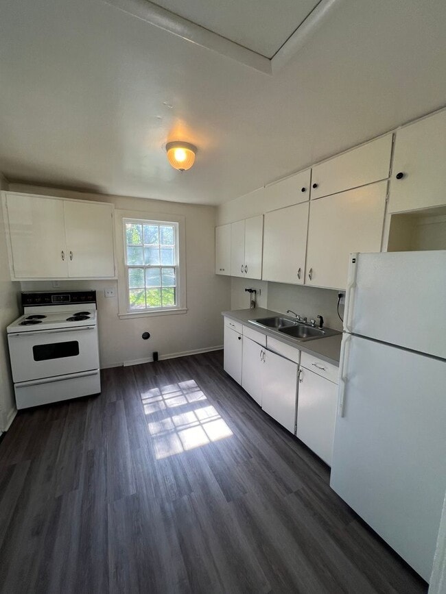Photo - Remodeled 2 Bedroom Single Family Pet Friendly