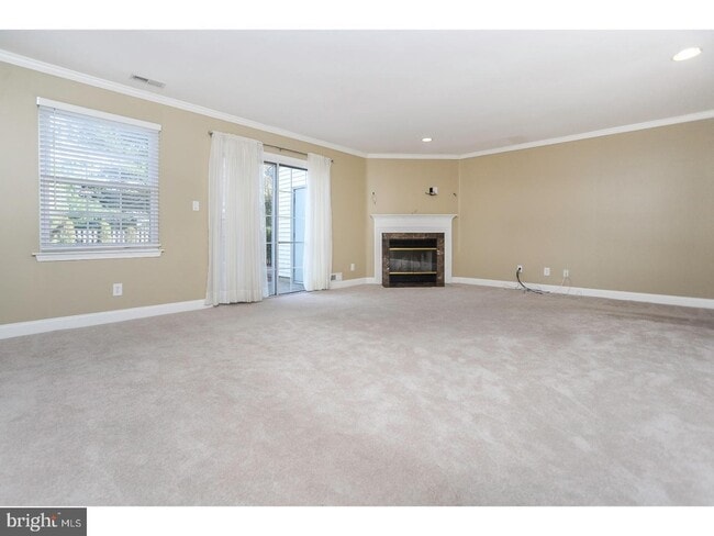 Photo - 102 Hazelwood Ln