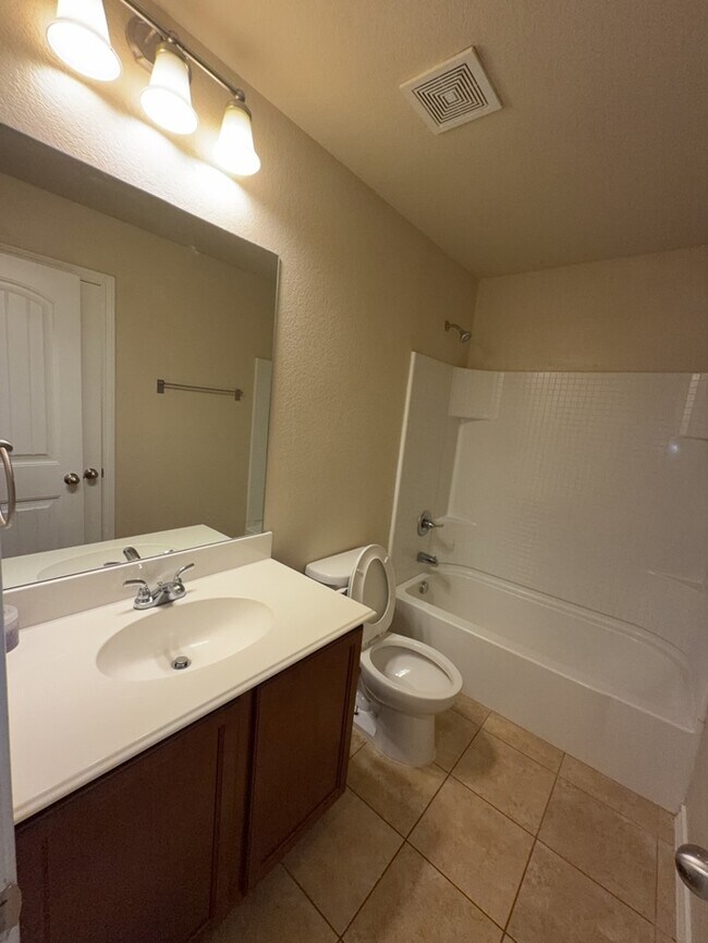 Photo - 4/2/2 Located in Treaty Oaks Subdivision !