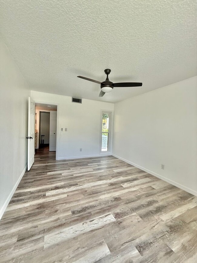Photo - Stunning 2/2 1st floor condo in Downtown!