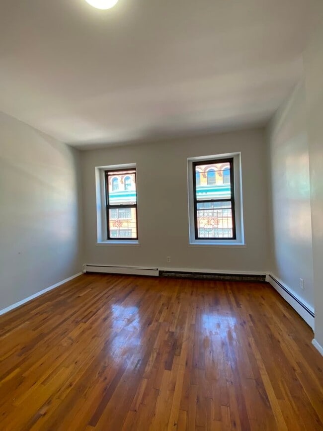 Photo - 20 N Broadway Unit 3D