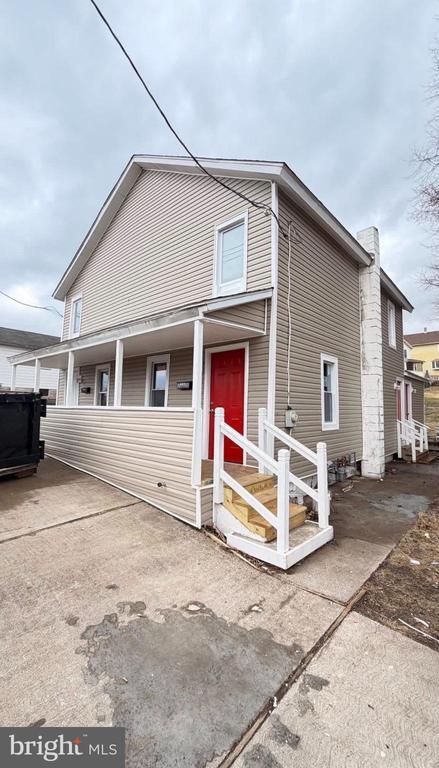 Photo - 619 W State St