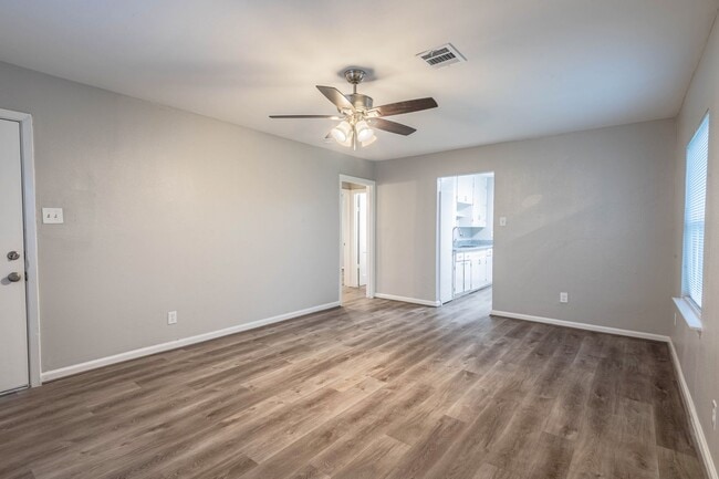 Photo - 4817 Van Fleet St