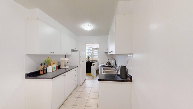 Photo - 110 Inverlochy Boulevard