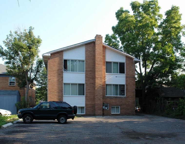 Photo - 927 W Shiawassee St