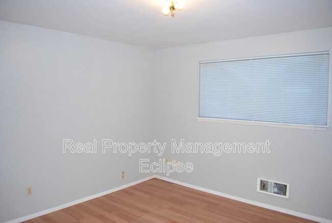 Photo - 6130 W Beech St Unit Apt 2