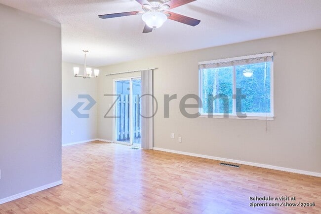 Photo - 43 SW 206th Ave