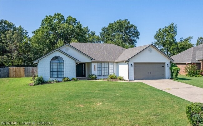 Building Photo - 8808 Skypark Dr