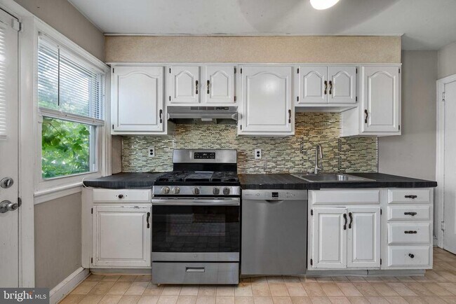 Photo - 1125 Clayton Rd