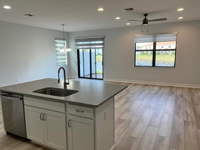 Photo - 10043 Akenside Dr