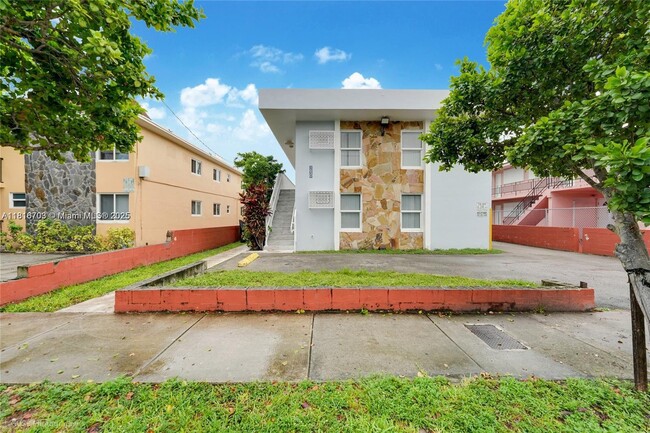 Photo - 1630 NW 1st St Apartment Unit 1