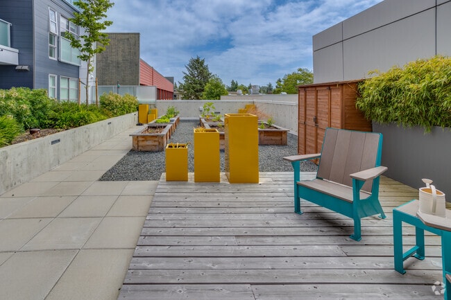 2nd Floor Amenity Space