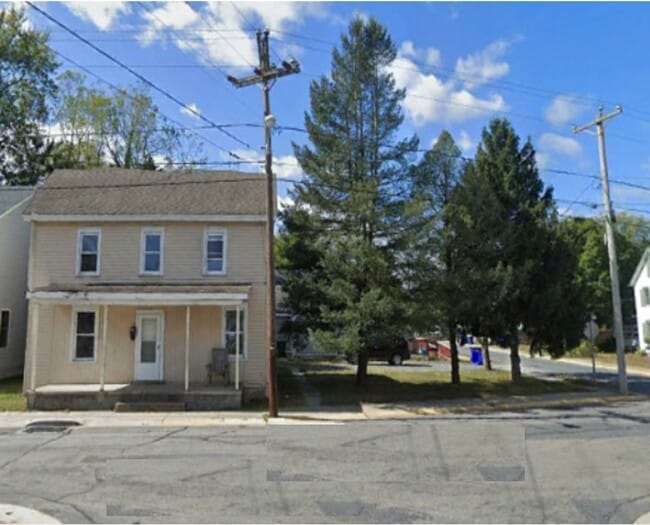 Building Photo - 131 Dorman St Rental