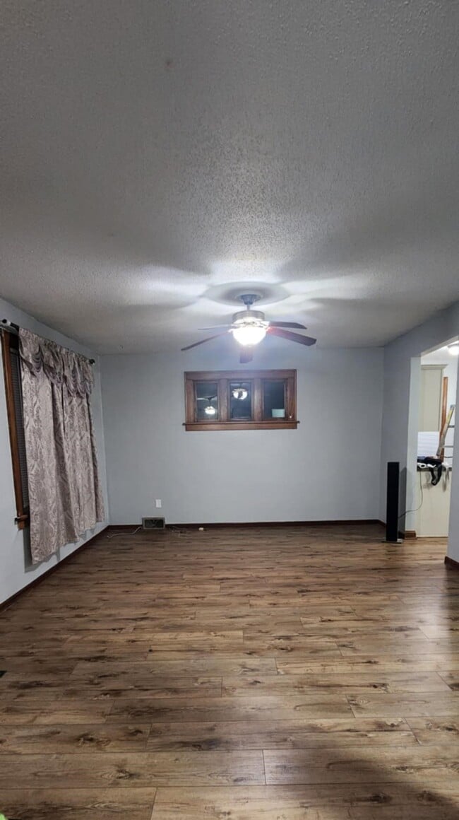 Photo - 1111 5th St E