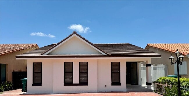 Building Photo - 10351 NW 127th St Rental