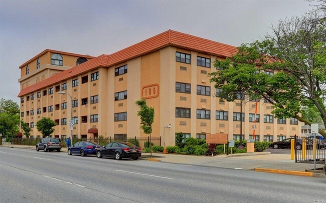 Photo - 185 W Park Ave Condo Unit 506