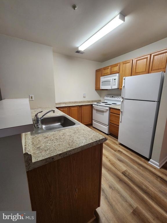 Photo - 10 Greystone Ct Unit F