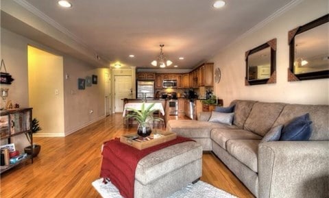 Building Photo - 180 Melba St Unit #202