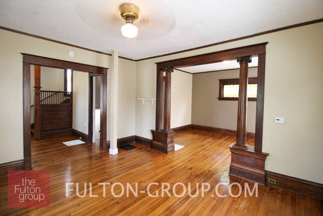 Photo - 140 Diamond Ave SE